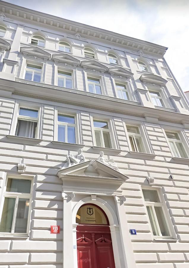 Turnkey I Balcony Studio Apartment Прага Екстериор снимка