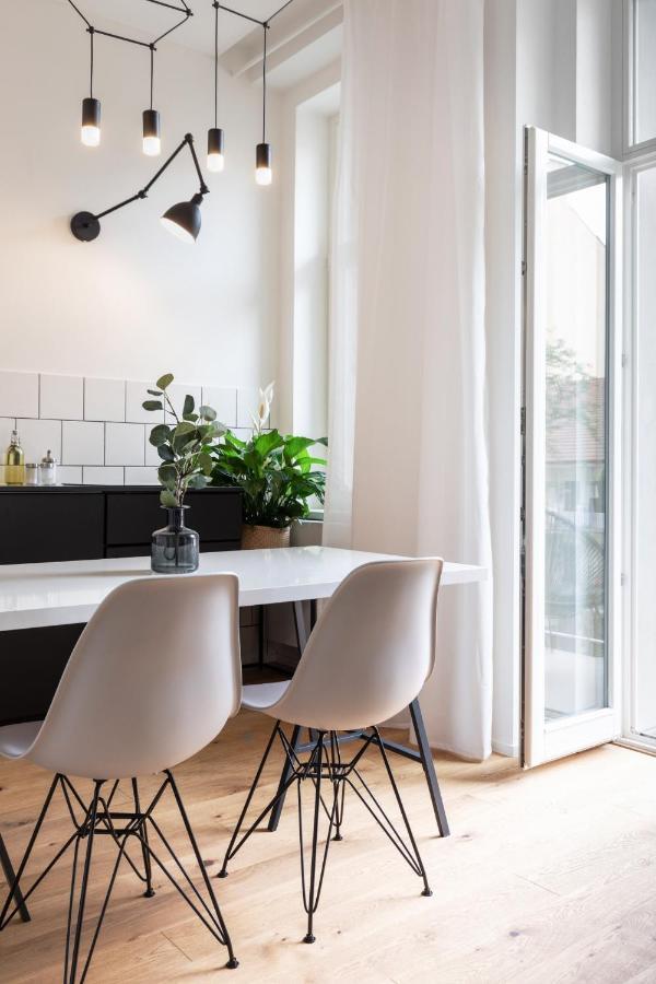 Turnkey I Balcony Studio Apartment Прага Екстериор снимка